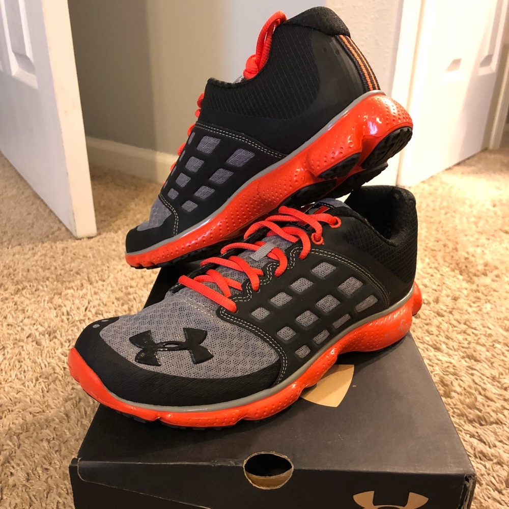 Under Armor Tennis Shoes M-8